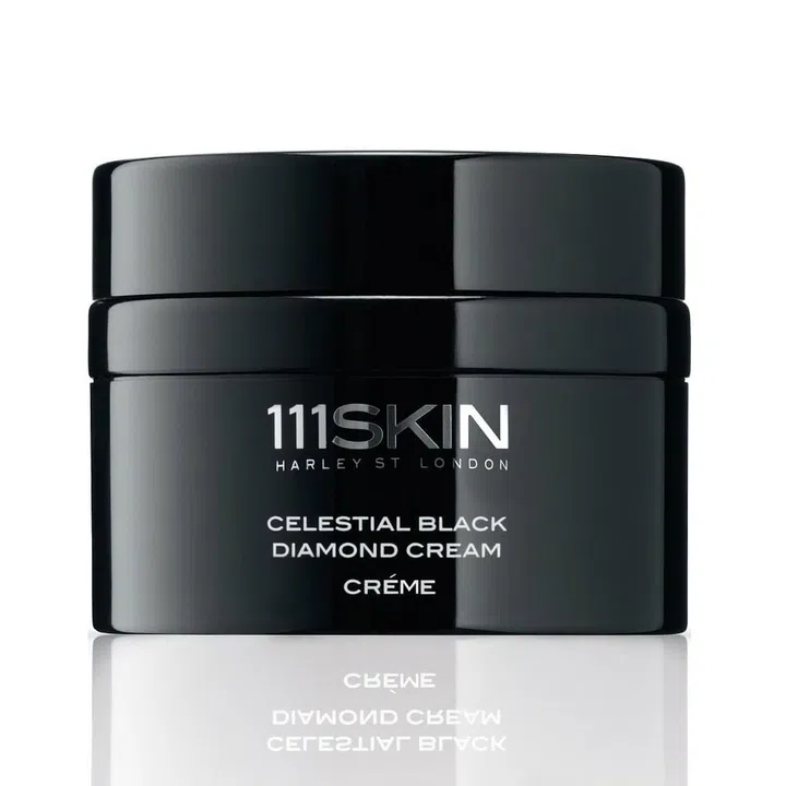Made of black diamond particles, these form microspheres that penetrate deep into the dermal layer of the skin to deliver ingredients like Centella Asiatica, hyaluronic acid and the brand’s proprietary NAC Y2. Centella asiatica, a herb which speeds up cellular regeneration, also stimulates the production of collagen types I and II. In addition, the NASA-approved NAC Y2, provides the skin with powerful antioxidant benefits to keep cellular inflammation at bay for a healthier, younger-looking complexion. This extravagant cream also has a rich and nourishing texture to instantly relieve dry skin.