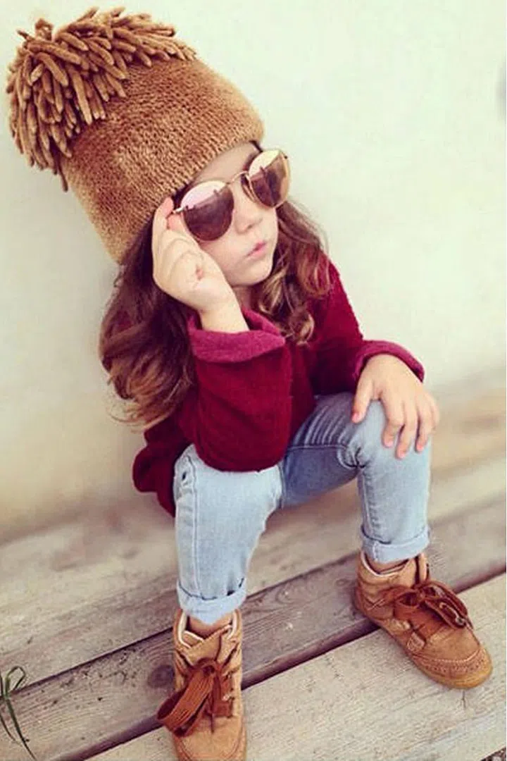 Three-year-old Laerta has a trendy wardrobe with a sassy pout to match.
Follow @fashion_laerta.Photo: Instagram