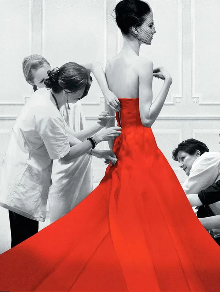 'Dior and I' is a moving portrait of the Belgian designer Raf Simons as he takes on the most coveted role in fashion: creative director of Dior. The film charts his first eight weeks in the role as he pulls together his debut couture collection for the storied fashion house against incredible odds. 