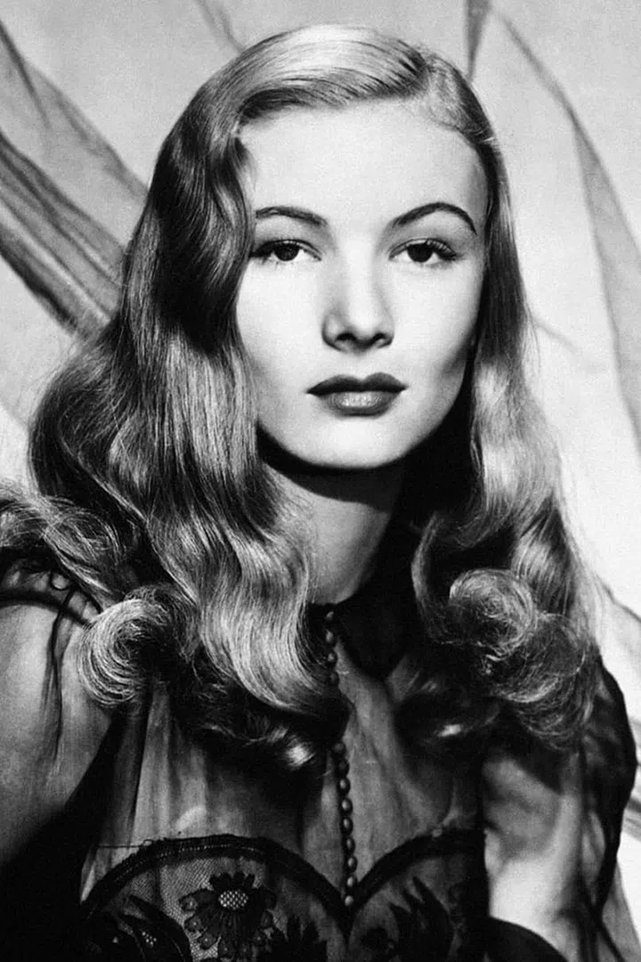 Lake made pin curls cool in the '40s. We'll take on any big event this year with hair set this gorgeous.