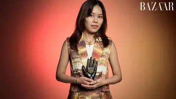 hbsg-ling-palm-reader-feature
