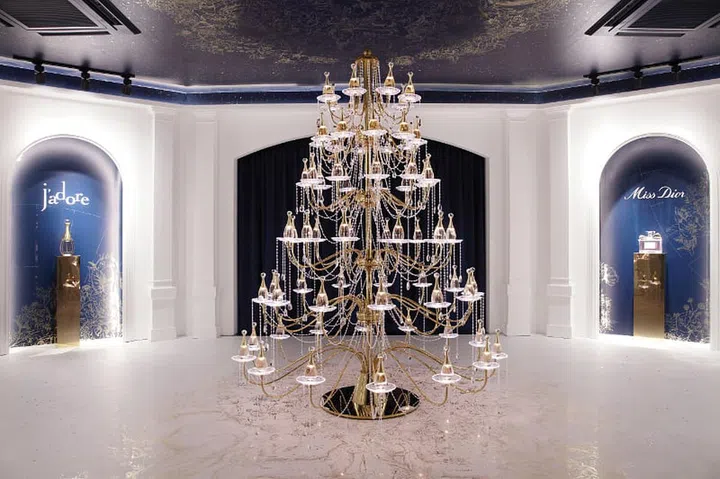 Dior's The Atelier of Dreams THE EXCEPTIONAL CHANDELIER