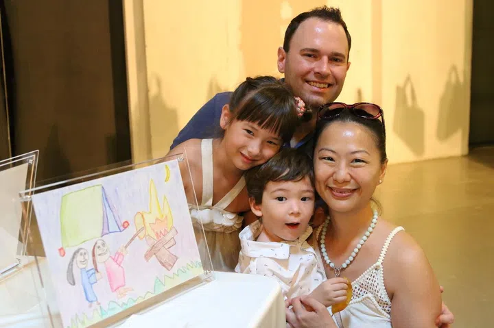Children: Isabelle Jia Hayes and Jayden Ty Hayes                             Parents: Joseph Damon Hayes and Angela Chang Hsin-Yi