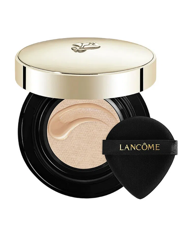 Enriched with prized anti-ageing ingredients, this luxurious cushion also packs golden mother-of-pearl pigments for a radiant, flawless finish.