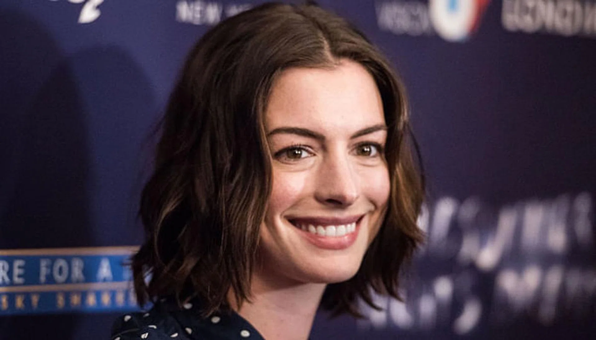 amme hathaway, kim kardashian