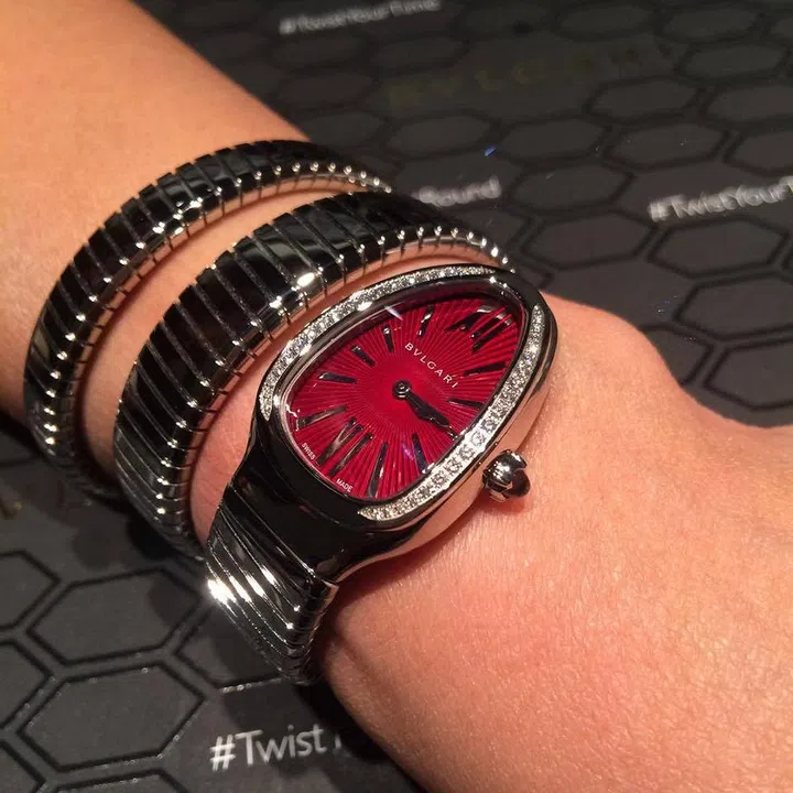 A new dial colour for the Serpenti to get your heart racing