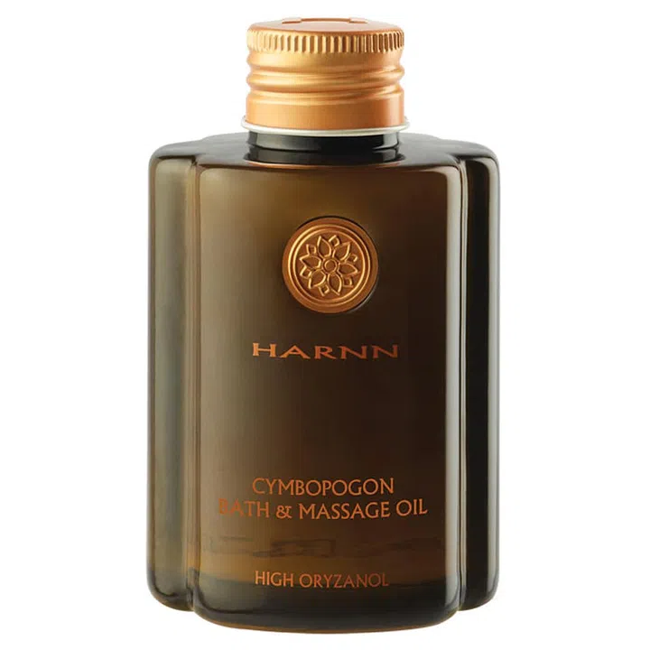 A perfect blend of lemongrass and lavender oil, this relieves muscle aches, helps you relax and replenishes hydration. 