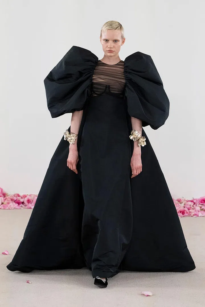 Giambattista Valli,
Fall Winter 2023-24,
Haute couture
