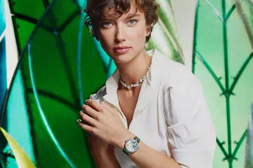 model wearing van cleef arpels lady arpels brise d’ete  watch 2024 watches and wonders