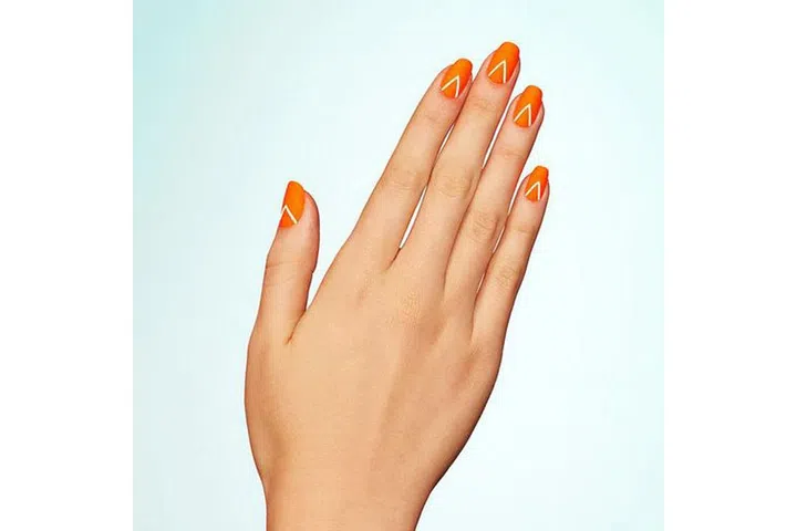 Photo: Instagram @paintboxnails