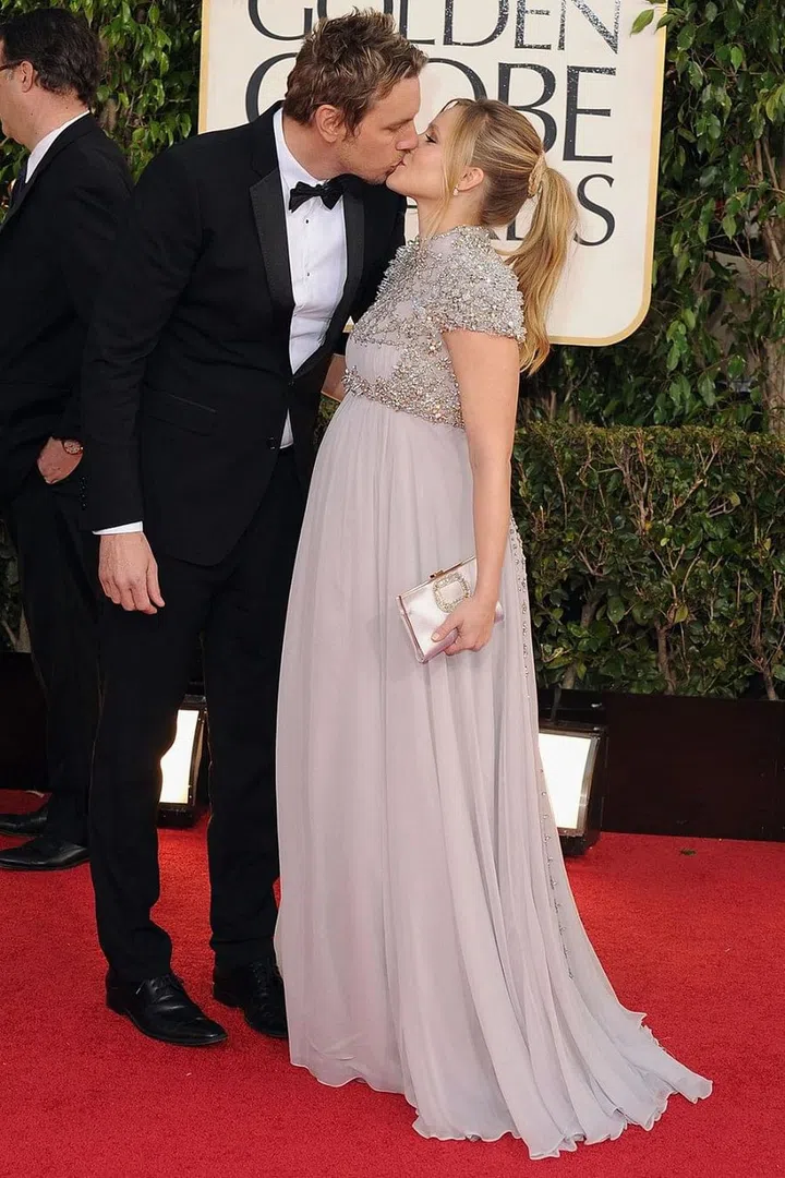 Sure, Kristen Bell and Dax Shepard typically aren’t ones to flaunt their relationship in public, but that doesn’t mean they always play it safe on the red carpet. Here, the loved-up duo share a kiss at the 70th Annual Golden Globe Awards in Los Angeles. Photo: Getty