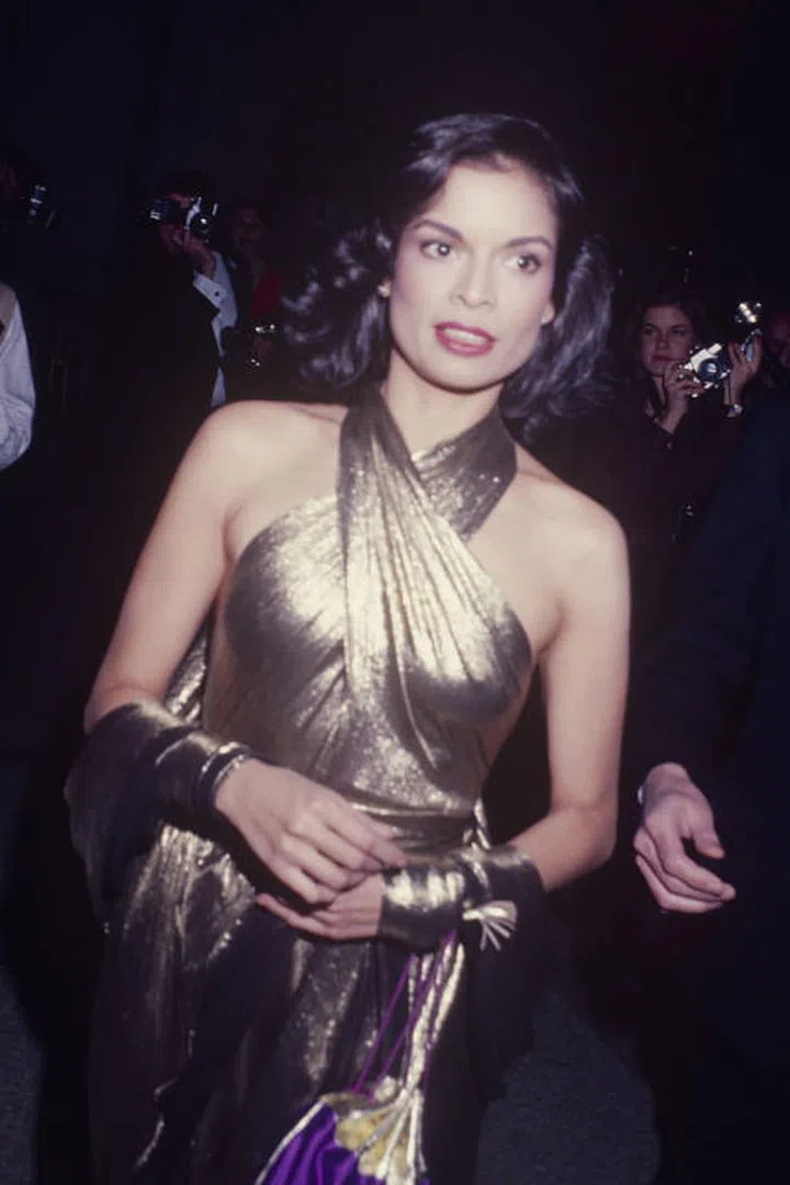 Studio 54 may not be a night out option anymore but the metallic and plunging neckline disco styles don't have to die with it. For a sexy summer nighttime look, look to '70s icons Bianca Jagger, Diana Ross and Diane von Furstenberg.