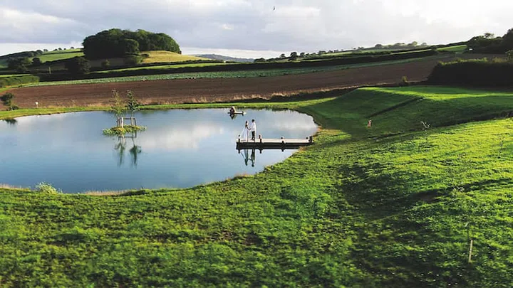 ANRÁN, A Farmhouse In Devon That Blends Big‐City Sophistication And Country Charm