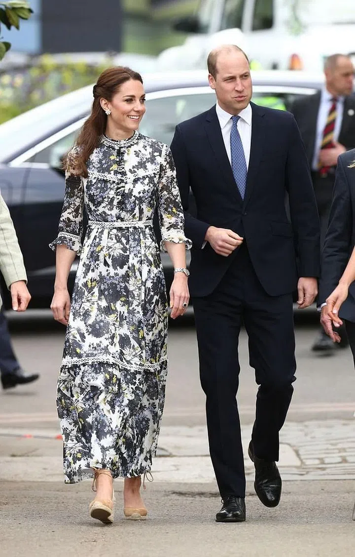 Yesterday the Duke and Duchess of Cambridge stepped out for the Chelsea Flower Show. Kate chose the perfect dress to celebrate the springtime event—a floral midi dress by British label Erdem. Erdem is known for embracing floral prints in every collection, so it's no surprise that the Duchess would choose it for this outing.