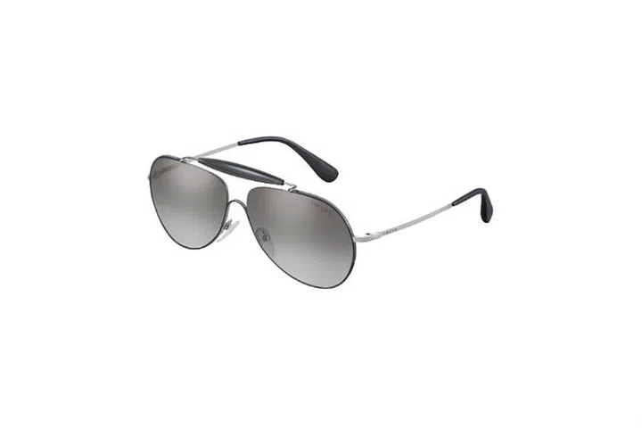 This pair's design is where cool and modern meet - perfect for active dads. (Photo: Luxottica)