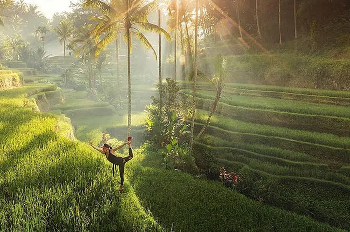 Nestled in the Balinese jungle surrounding Ubud, Mandapa offers a wide-ranging spa menu that has something for everyone, from the yogi to the occult-shop frequenter to the naturopathy enthusiast—especially those traveling in pairs. The Mandapa Private Spa Suite, host to the most indulgent couples’ treatments, boasts its own steam shower, relaxation lounge, plunge pool, and treatment areas, where honeymooners can experience ceremonies like the “romance-inspiring” gita cinta: a welcoming foot ritual, cactus brush spearmint skin exfoliation, Balinese-Javanese hybrid massage, and a reviving rose quartz crystal scalp massage, plus relaxation time (or, you know, whatever) in the suite’s private pool, cabana, or river-view terrace. Spa-ing solo? Book a consultation with one of the spa’s multiple healers or naturopaths, or try an aromatic jasmine skin smoother with body-firming butters. Want to peer into your future? Partake in a Vedic astrology session.