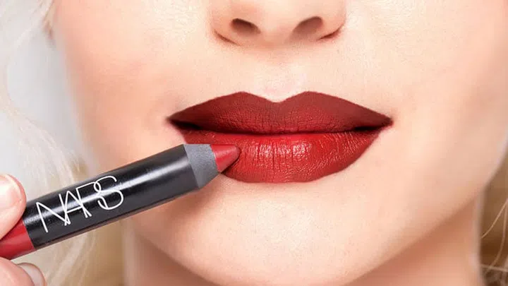 1429203783-syn-21-1429118555-mcx-lips-3