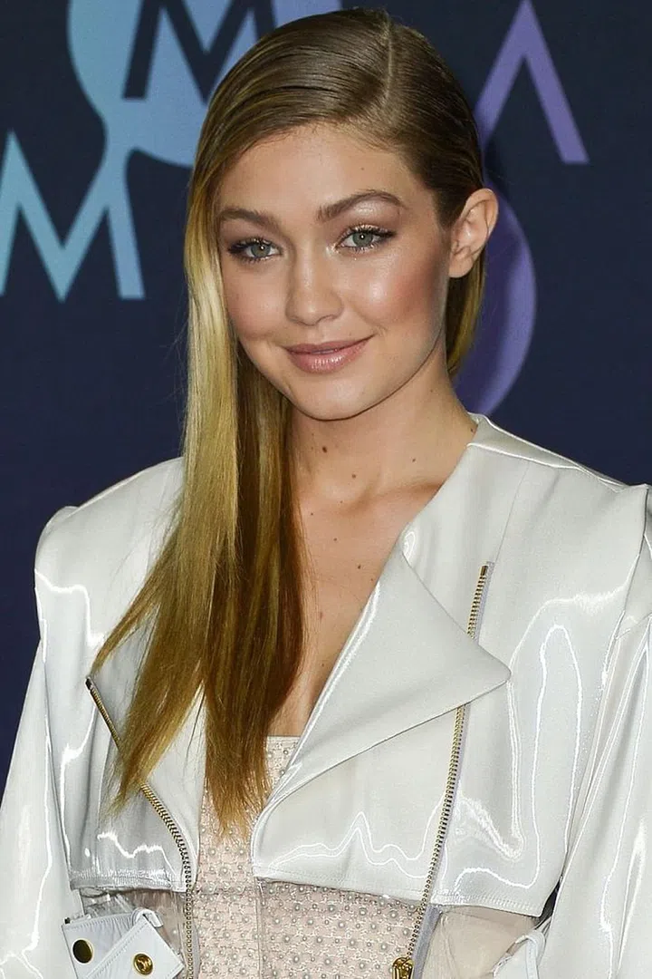 Gigi Hadid opts for sleek and straight hair. Photo: Getty 