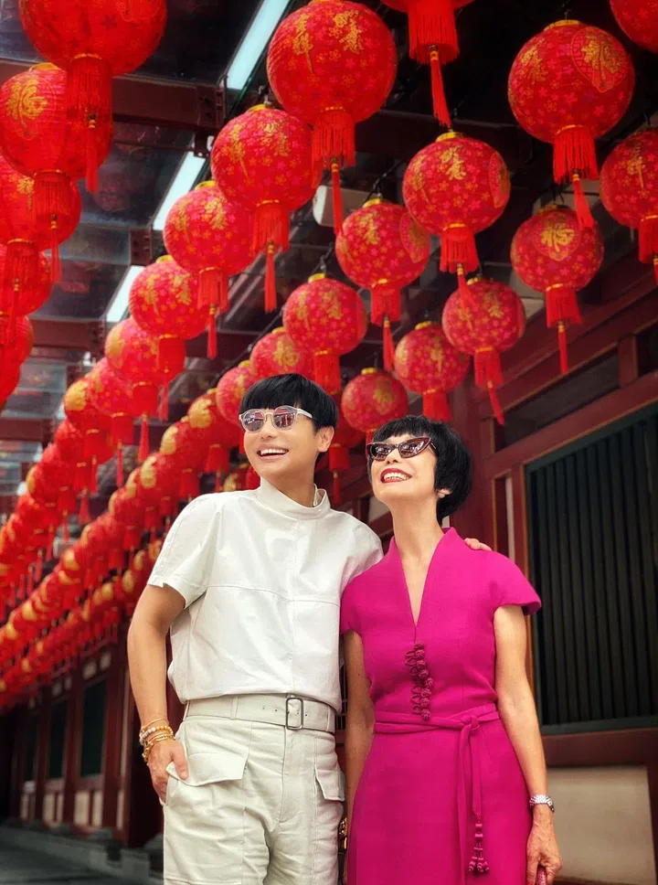 EIC Kenneth Goh and his mum Teresa Ooi shopping in Chinatown.