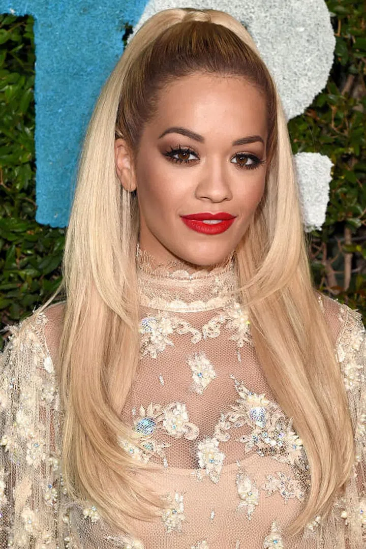 In which Ora channels her inner Arianna Grande by pulling her top ponytail tight and almost blinding us with her shiny blonde locks. Photo: Getty