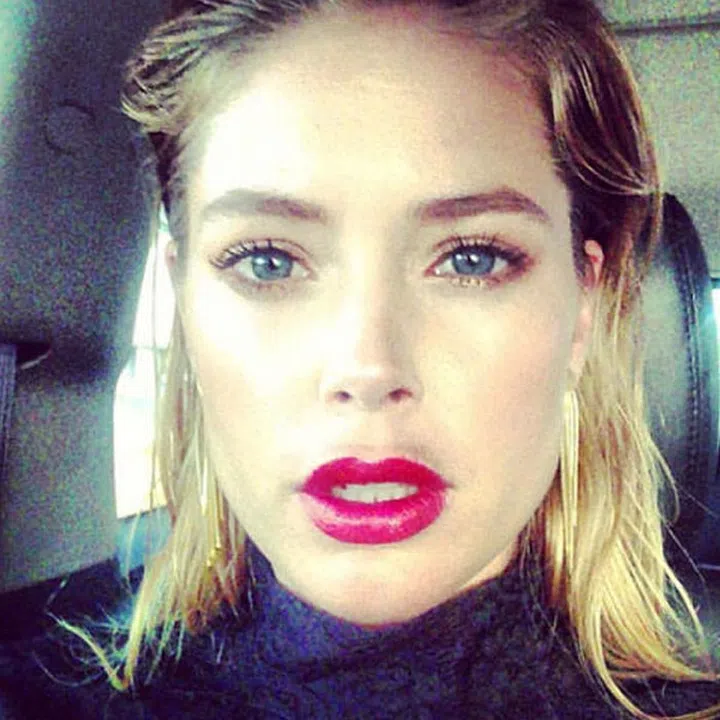 Find natural lighting like Doutzen Kroes or shoot in a well-lit room, you want the light in front of your face, not behind you. Photo: Instagram
