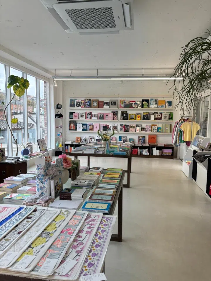 neighbourhoods in seoul | shops in anguk