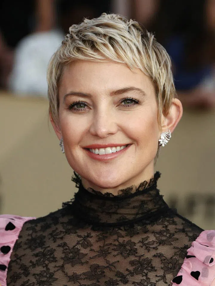 A textured pixie with face-framing bangs can do no wrong in our red carpet playbook.