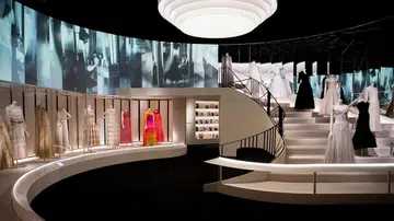 'Chanel Gabrielle. Chanel Fashion Manifesto' Victoria Albert Museum