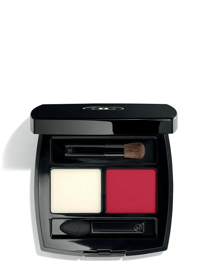 This lip balm and powder duo is all you need to nourish parched lips and impart them with a buildable wash of colour.