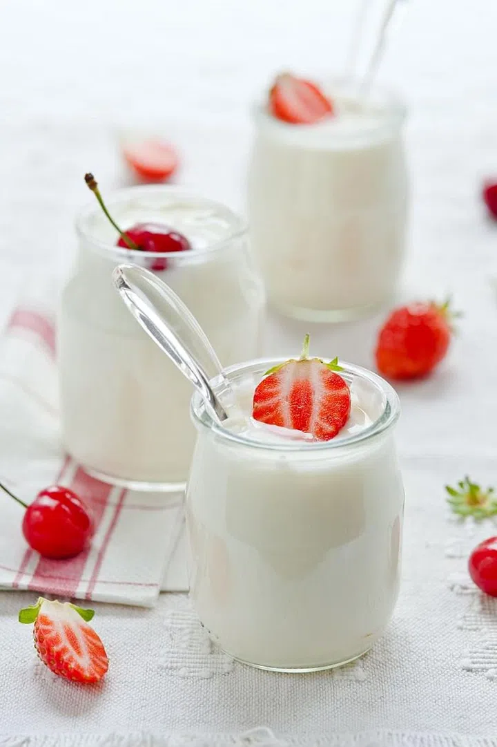If you opt for a high-sugar, fruity variety, you risk taking in more than 40 carbs per 8-o.z. serving.