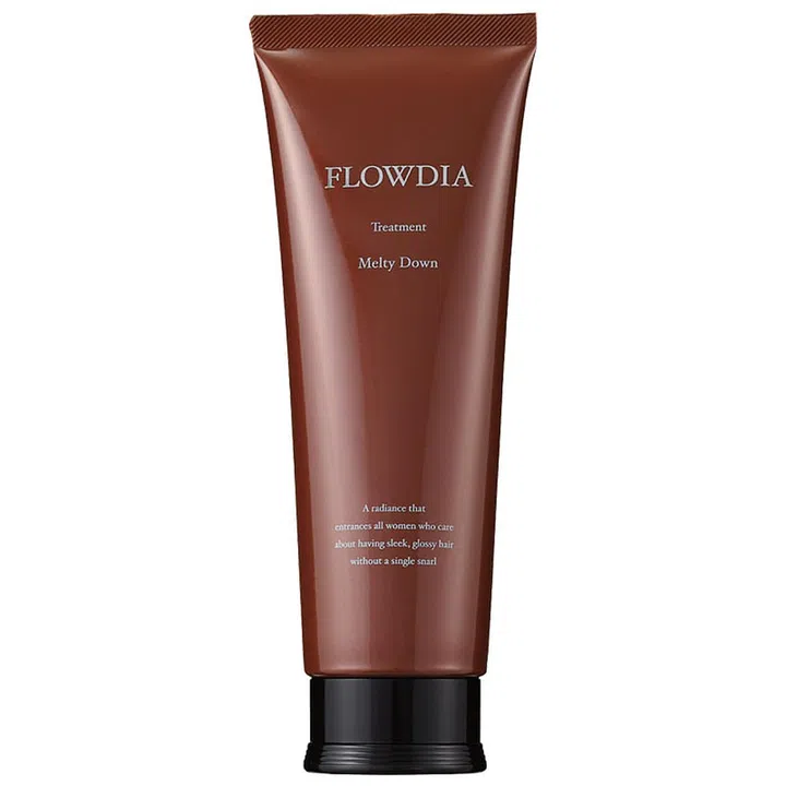 Formulated for over-processed locks,
this uses a hydrolysis collagen component to
repair, smooth and protect hair.