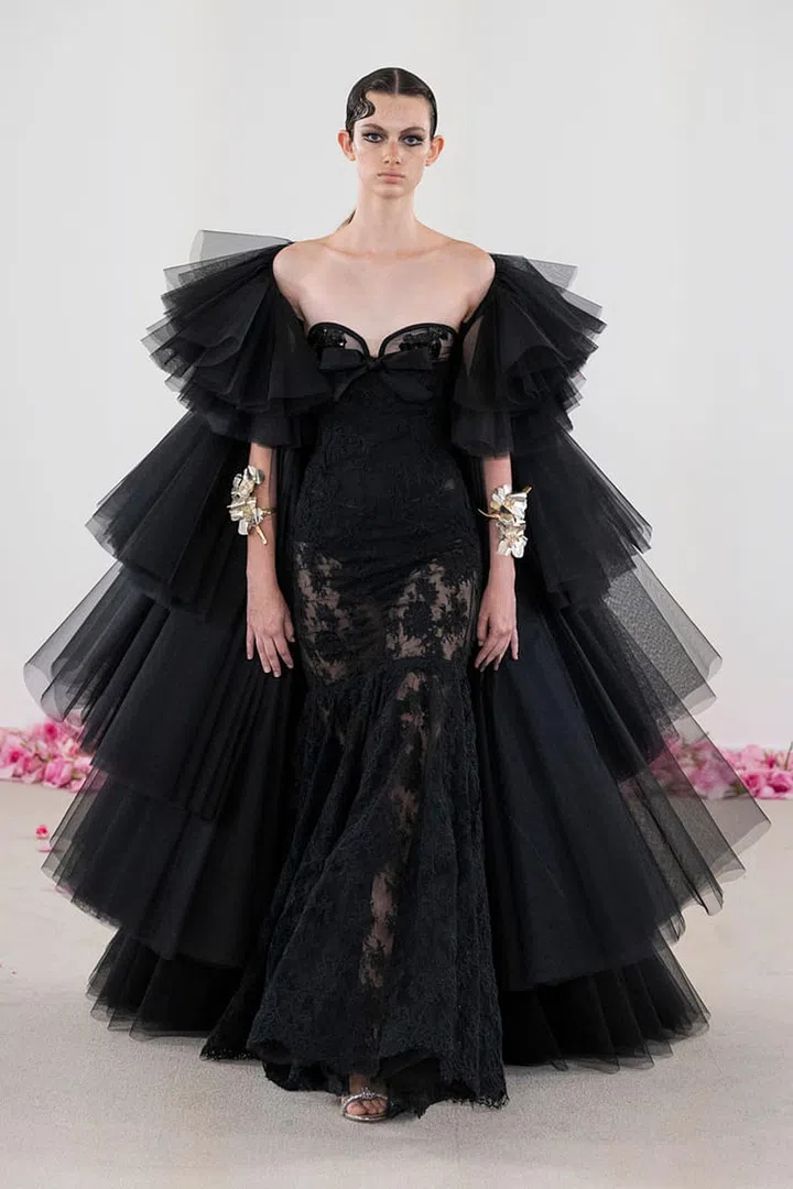 Giambattista Valli,
Fall Winter 2023-24,
Haute couture