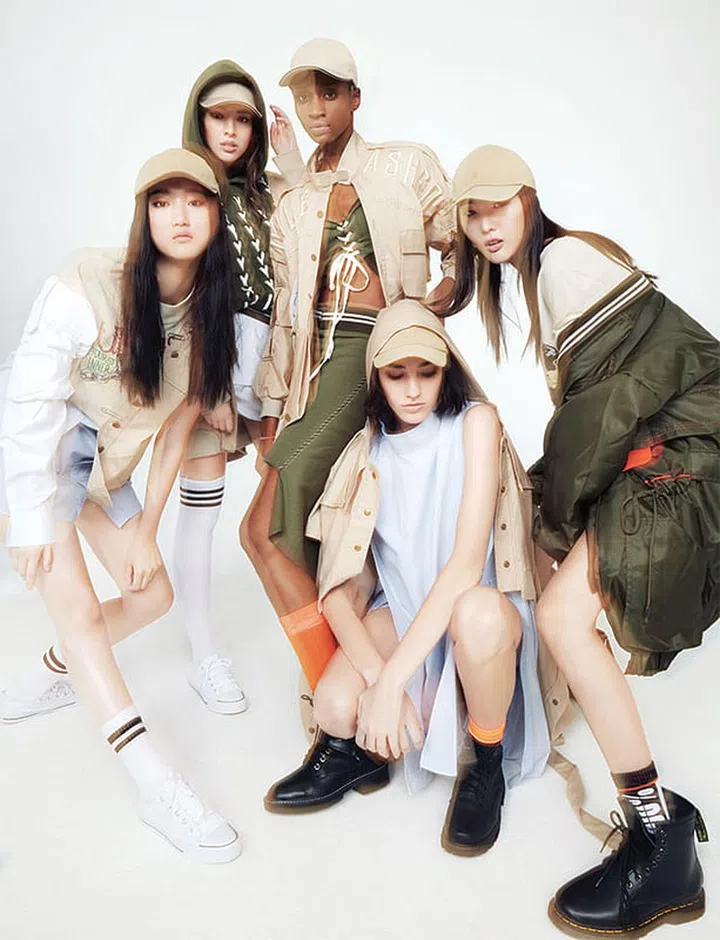 Sportswear took on a utilitarian spin with plenty of laced-up details and unfinished hems. 
The piece de resistance of the collection? An oversized coat that is the perfect combination of parka and bomber jacket.