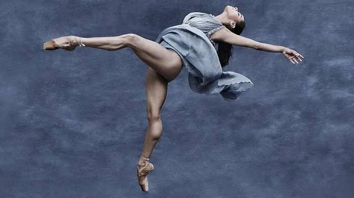 Misty Copeland soars as she preforms ballet en pointe