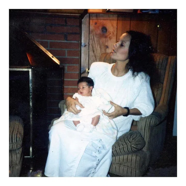 "Happy Mother's Day to my beautiful Mama ❤️❤️❤️ Love you love you love you love you love you ??????". Photo: @lilyaldridge