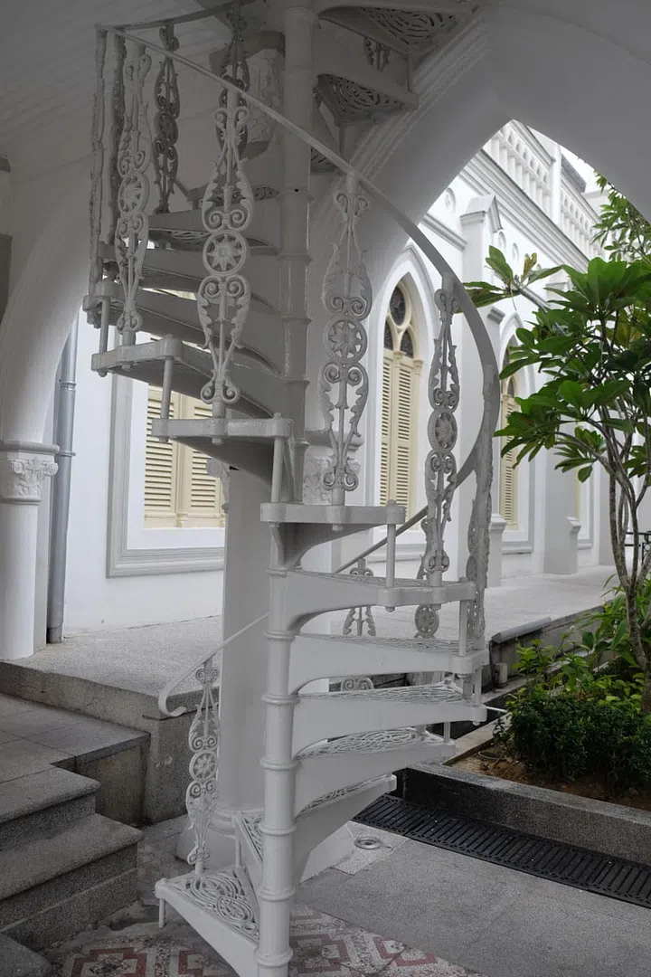 Modern with a touch of European Gothic, this staircase at Chijmes can make or break an outfit. While the spiral staircase is not for the claustrophobic, make the most out of this beauty by trying many different poses. Your body can thank you at the end of the day. 

Photo: Damian with Sara 