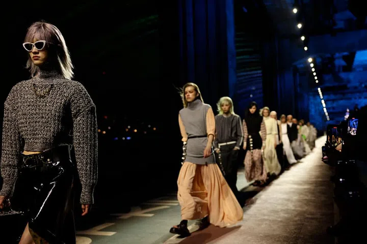 LV pre-fall 2023 finale