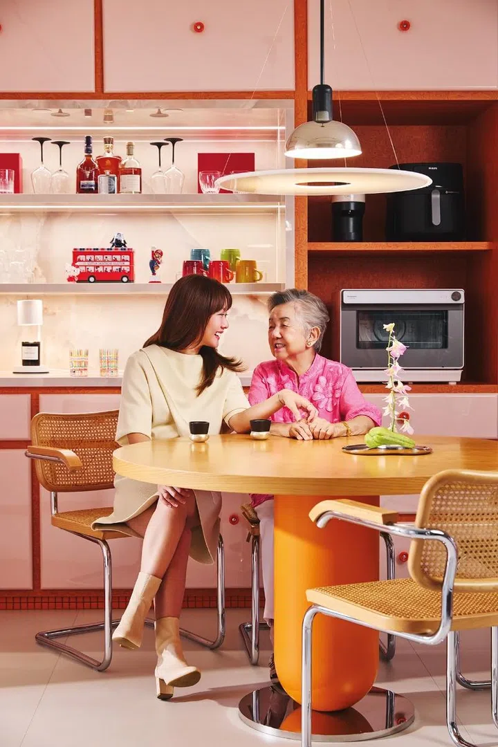 knella | a fashionable life | kitchen