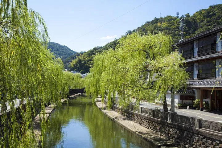 For true relaxation, be sure to add Kinosaki to your Japan itinerary. This all-in-one onsen destination boasts natural thermal baths to kick back in by day, and traditional ryokans to check into at night. Explore the willow-lined canal with its wildly Instagrammable wooden buildings and bridges. In winter, try crabs fresh from the Sea of Japan. Photo: Shutterstock