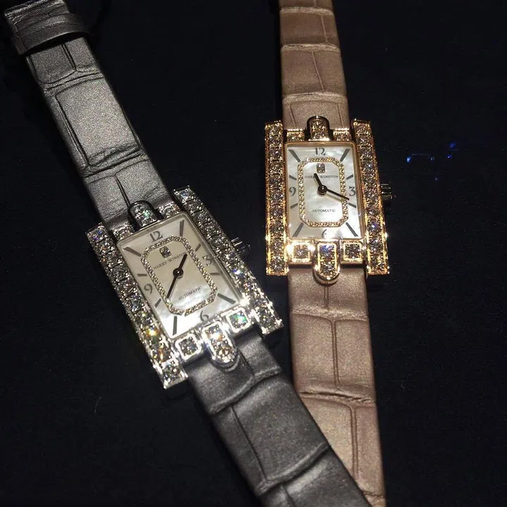An automatic movement is being introduced to the Avenue collection for the first time and it remains at the same thickness as its quartz brethren