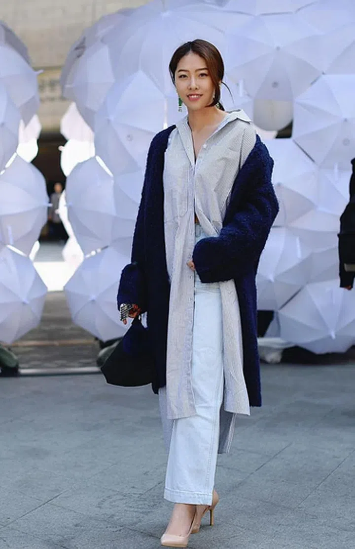 Add difference and intrigue to mundane uniforms by playing around with the buttoning  of your shirts. Try out different permutations and embrace the the odd flashes of skin or inner layers. Although simple, this style trick will definitely add an edge to your overall look. Photo: Instagram/@realstreet1
