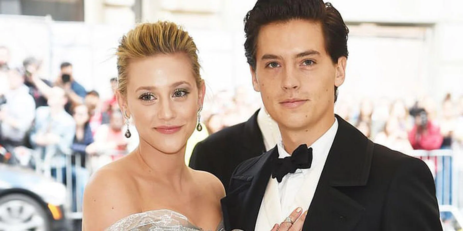 lili reinhart cole sprouse
