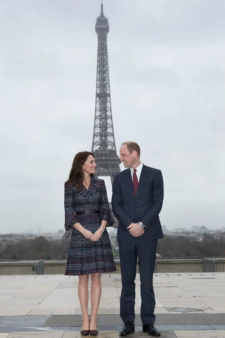 The Duke and Duchess of Cambridge pose in front of the Eiffel Tower at the Trocadero square in Paris.