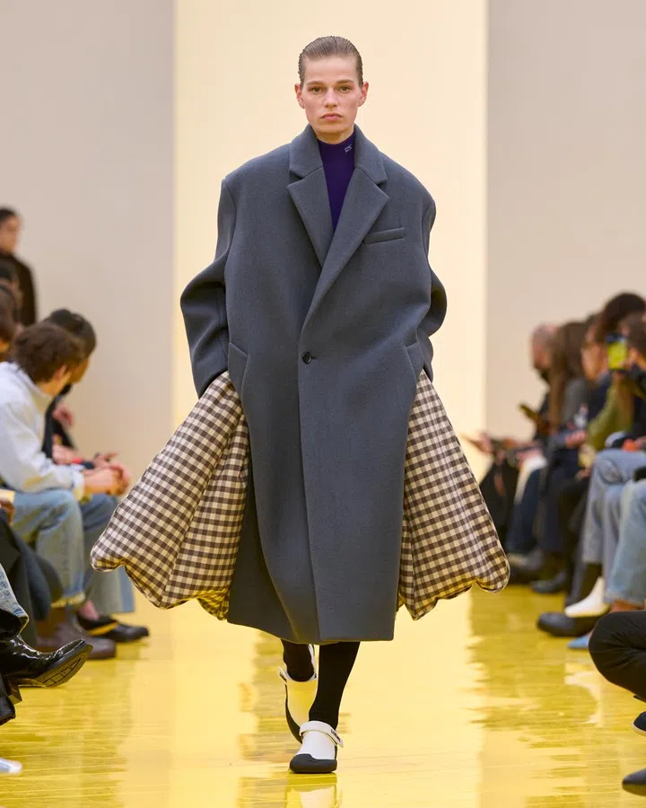 Loewe fall/winter 2026 runway look
