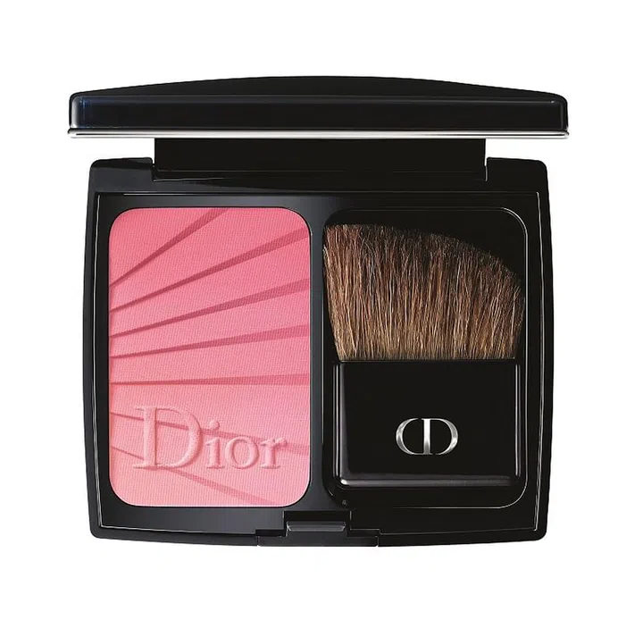 From the sheerest pastel pink to a vibrant cherry pink, you can customise the intensity and shade any way you want. 