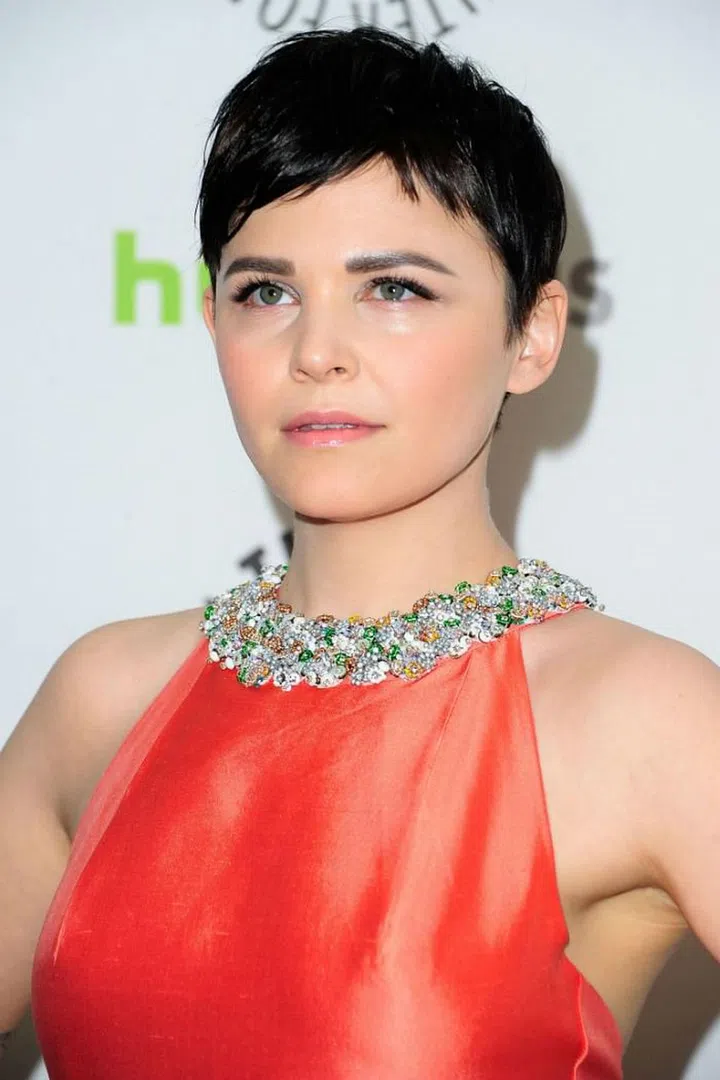 The best part about this style? It keeps all of the attention on your face, as seen here with Goodwin's glow-y beauty look. Photo: Getty