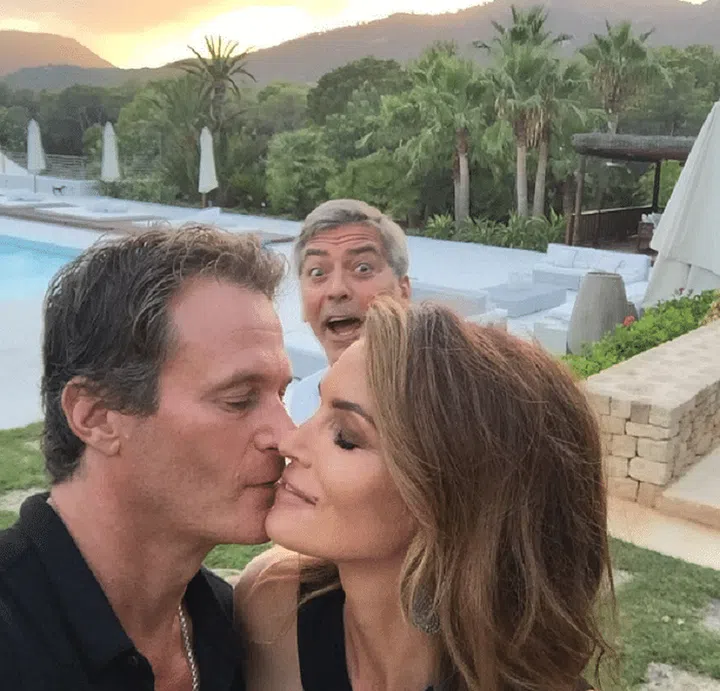 Making all of us third-wheelers proud.
