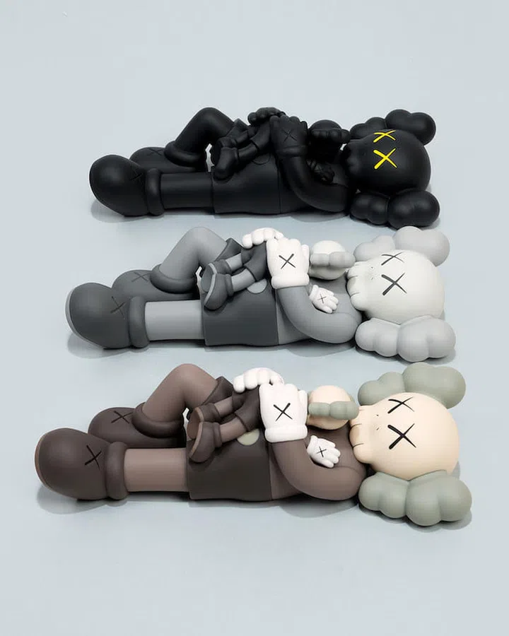 “KAWS:HOLIDAY SINGAPORE” Vinyl Figure (Photo: AllRightsReserved)