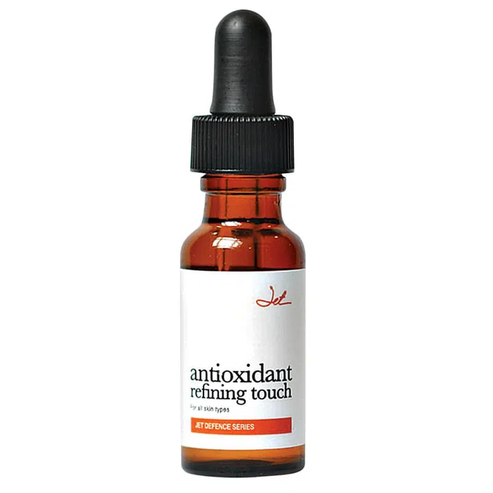 High potency vitamin C not only defends against free radical damage, but also improves skin clarity and firmness.
