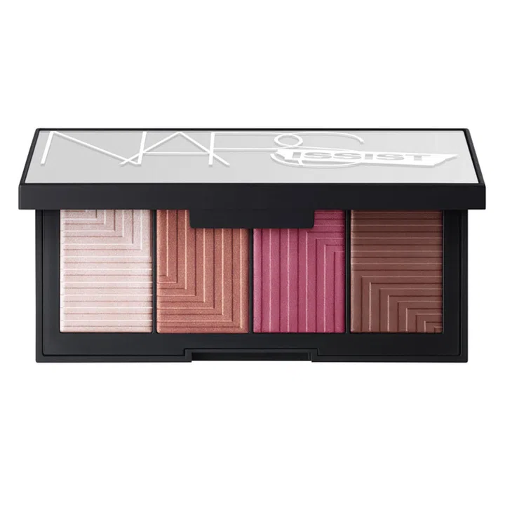 Not only can you sculpt your cheeks to perfection with this, they also double up easily as eye shadows that work for virtually every skin tone.